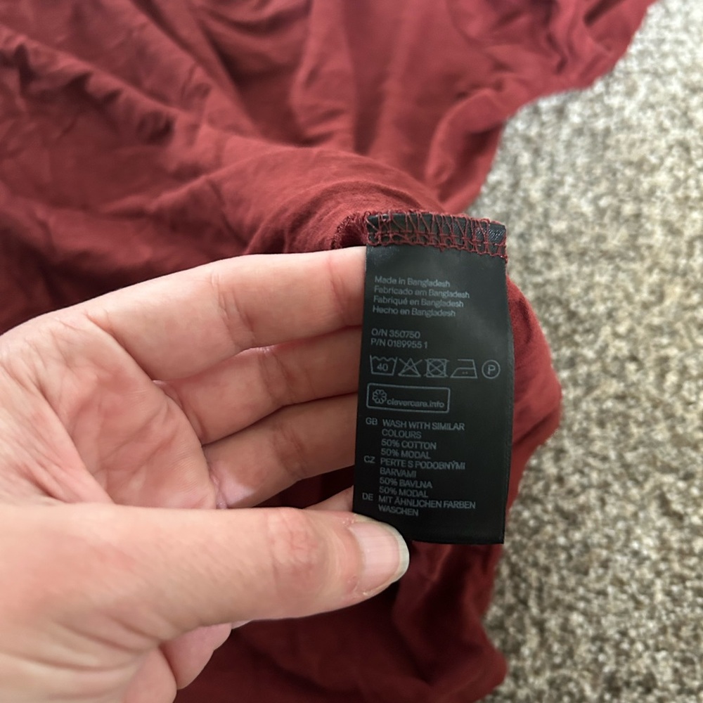 [H&M] Basic Deep Red/Orange Tee - Picture 2 of 7